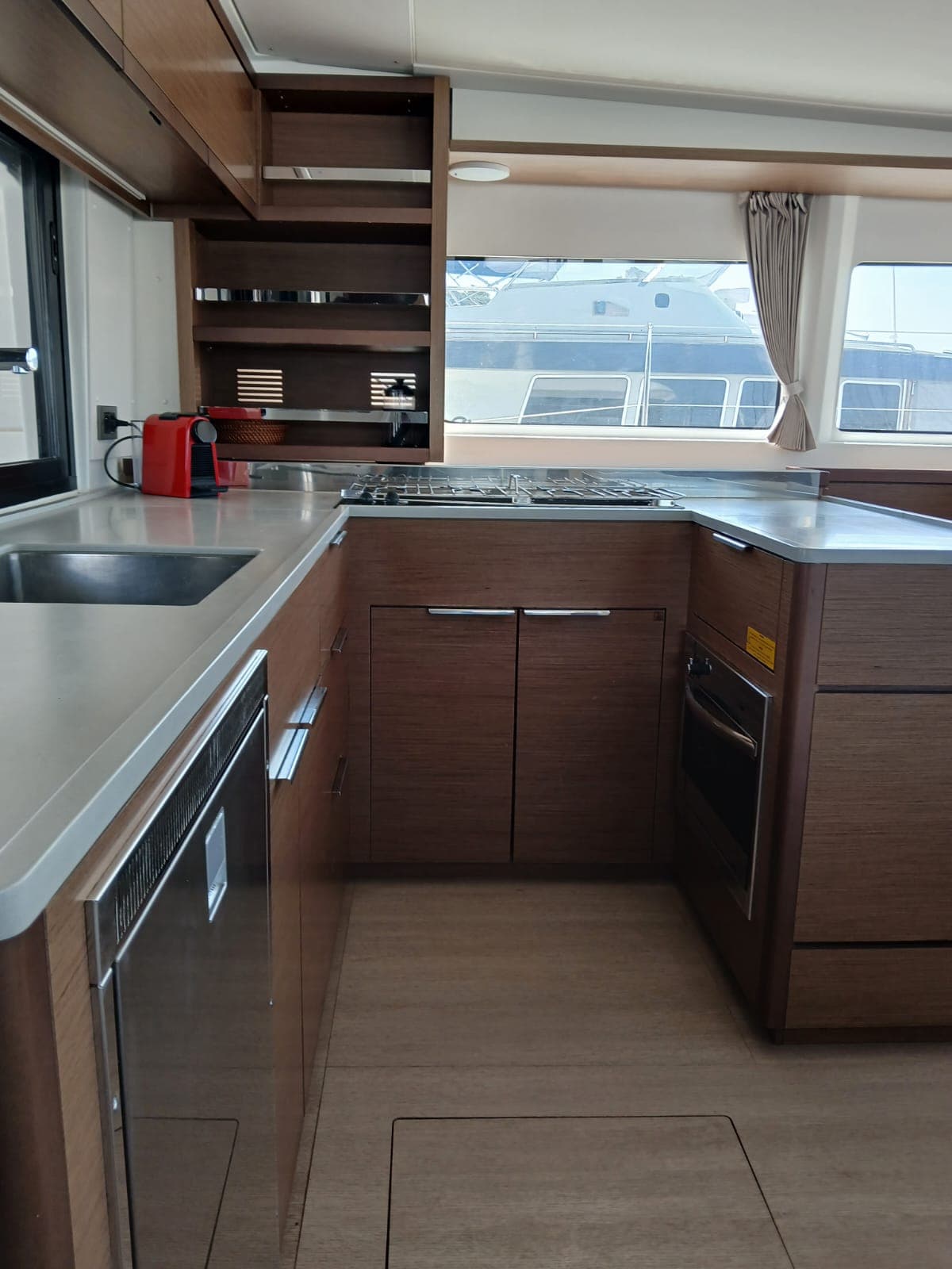 Lagoon 46  - photo 12