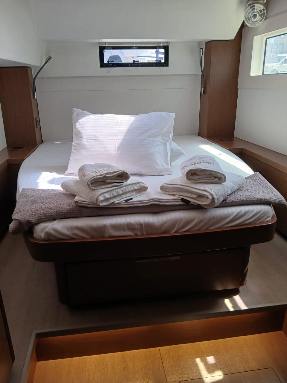 Lagoon 46  - photo 13