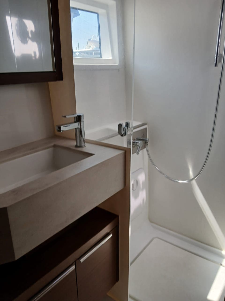 Lagoon 46  - photo 8