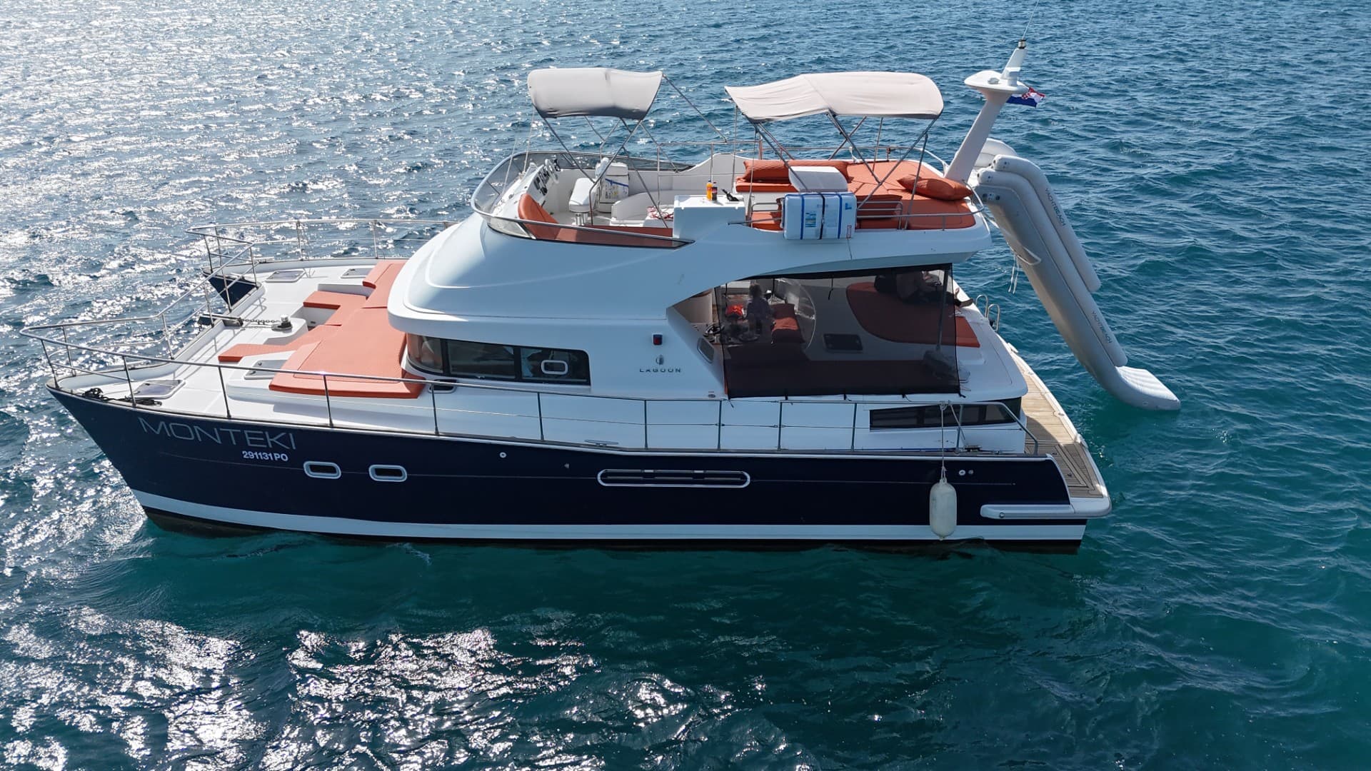 Lagoon Power 44 - photo 8