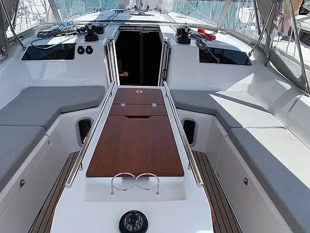 Oceanis 40.1 - photo 12