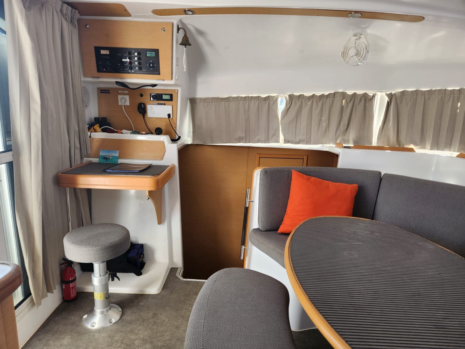 Lagoon 380 - photo 6