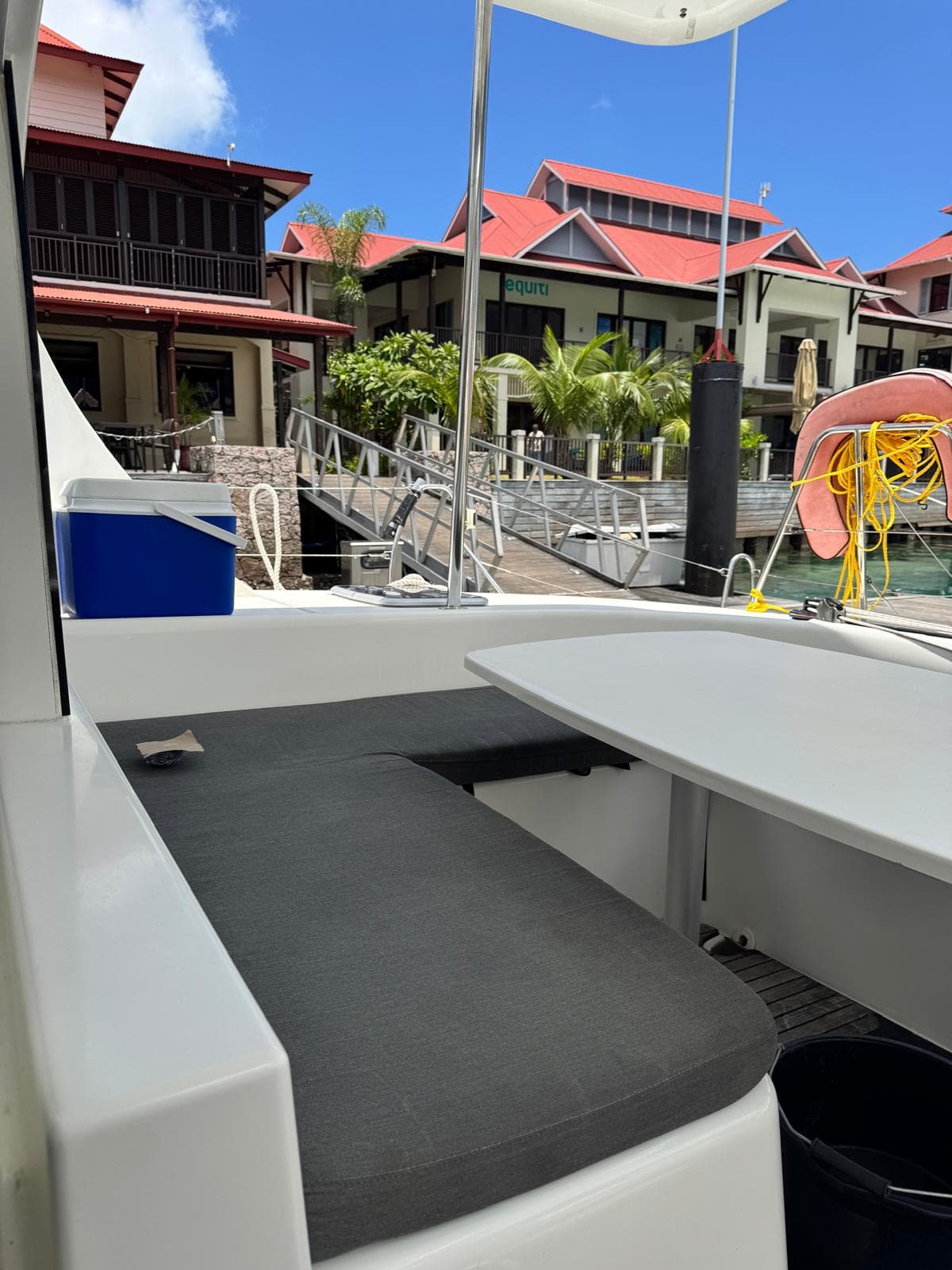 Lagoon 380 - photo 5