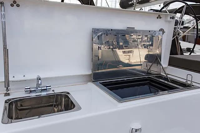 Dufour 530 - photo 20