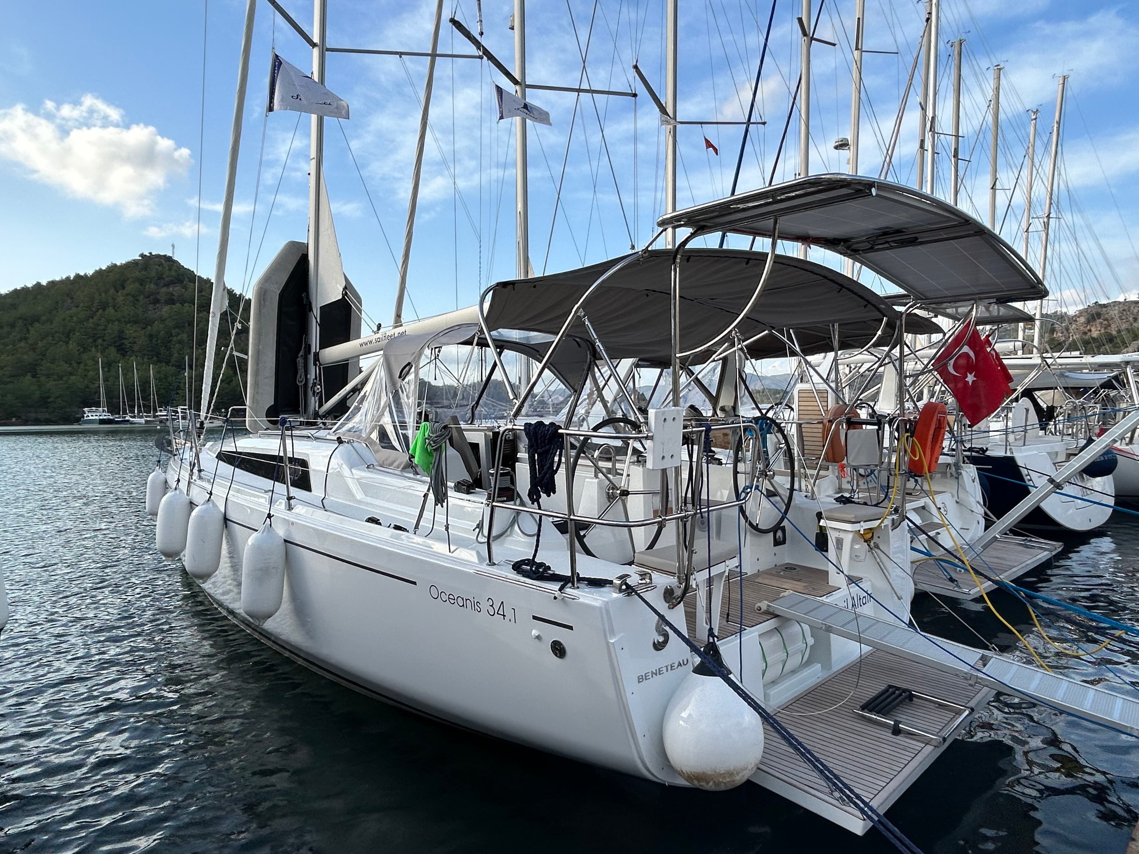 Oceanis 34.1 - photo 20