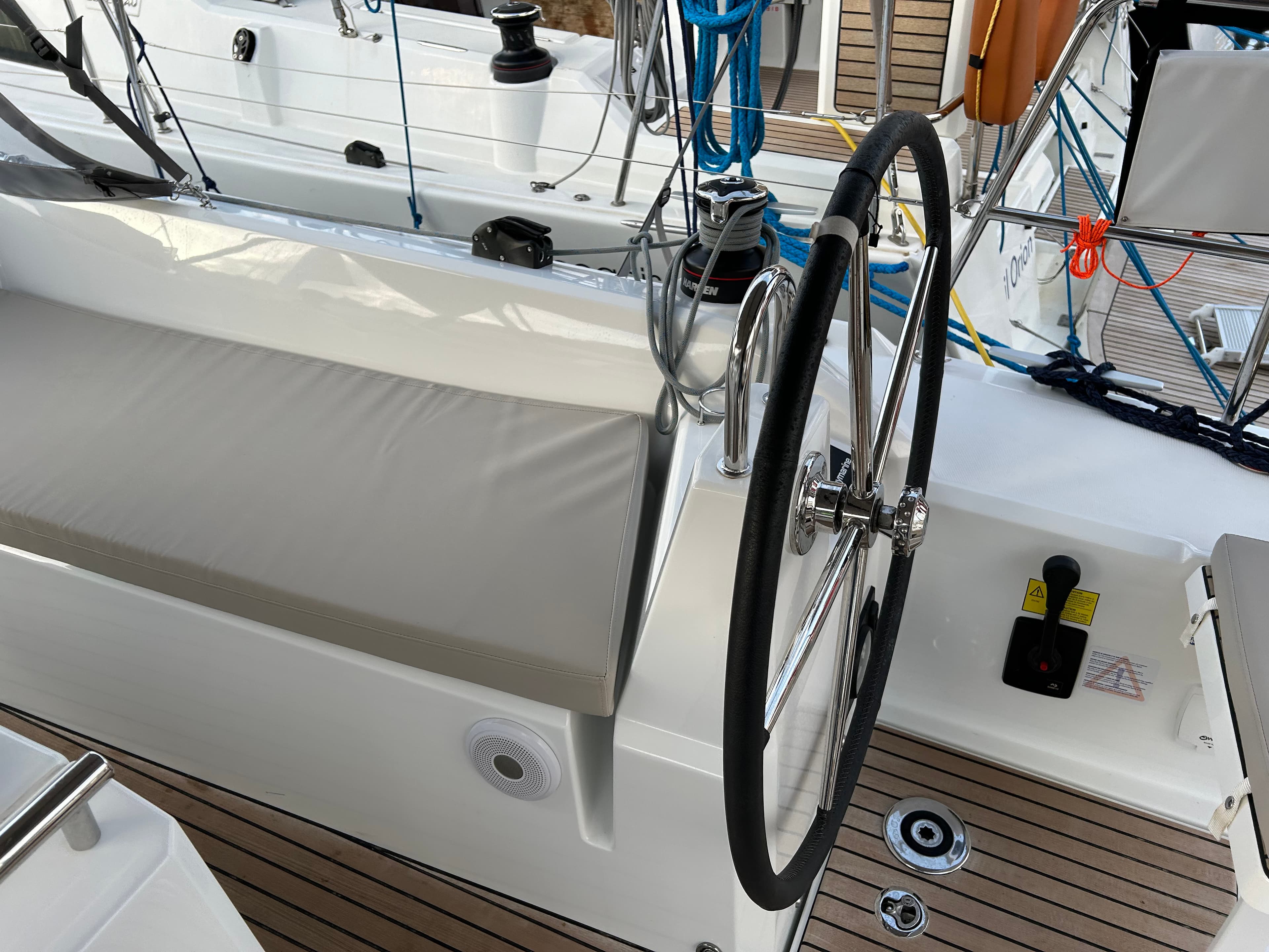 Oceanis 34.1 - photo 19