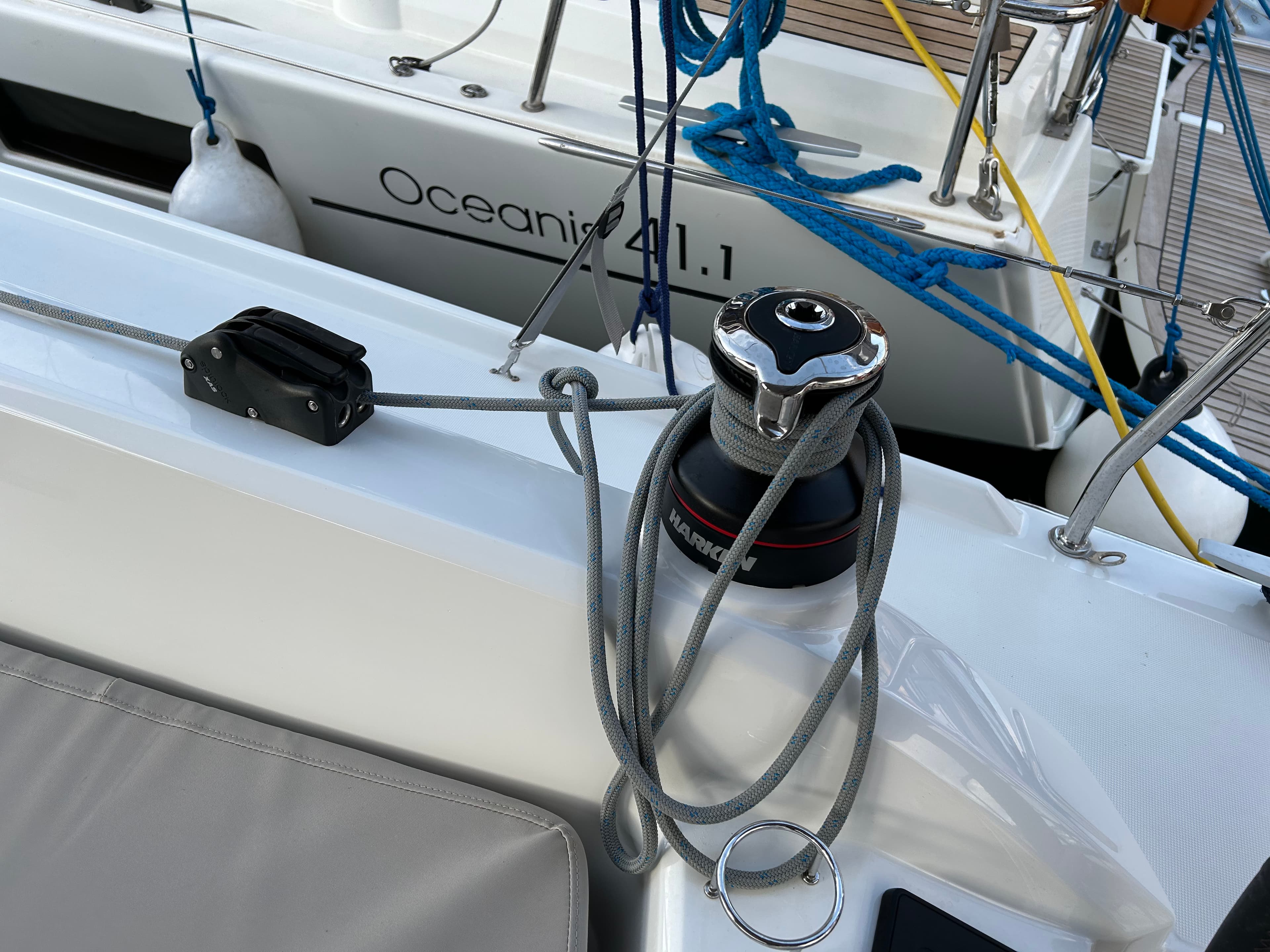 Oceanis 34.1 - photo 12