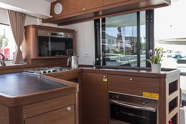 Lagoon 42 - photo 15