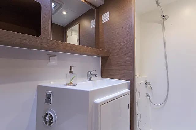 Lagoon 42 - photo 18