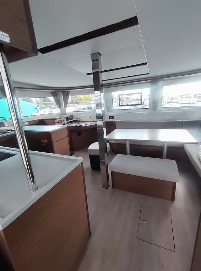 Lagoon 46  - photo 16