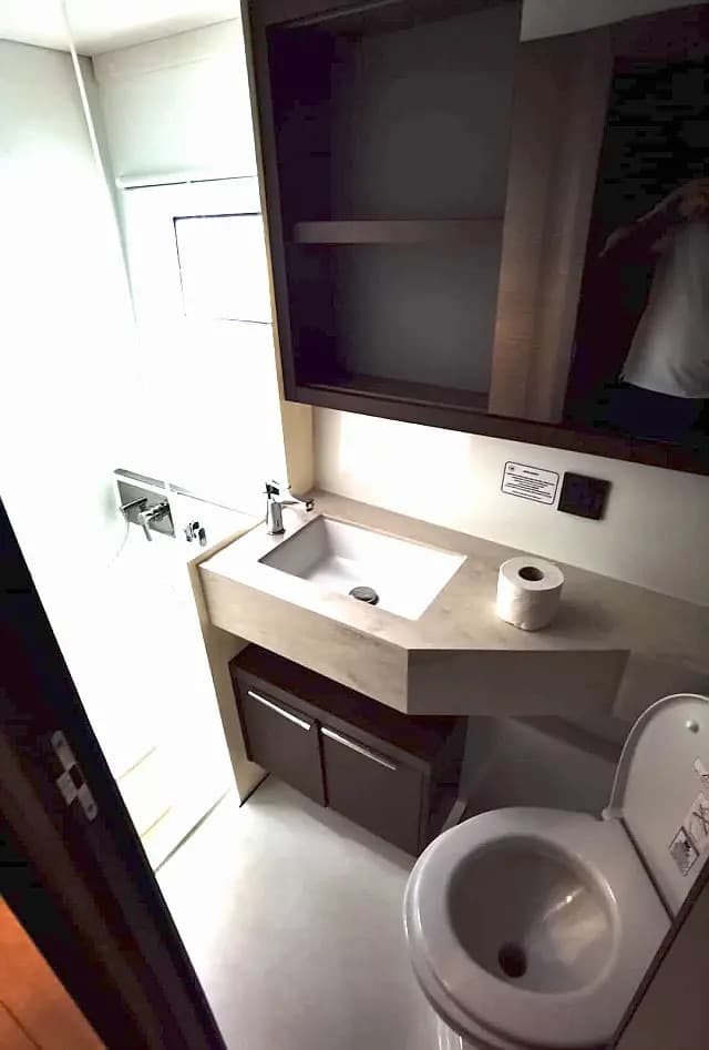 Lagoon 46  - photo 8