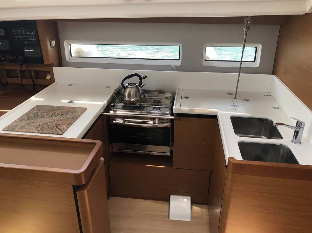 Sun Odyssey 440 - photo 9