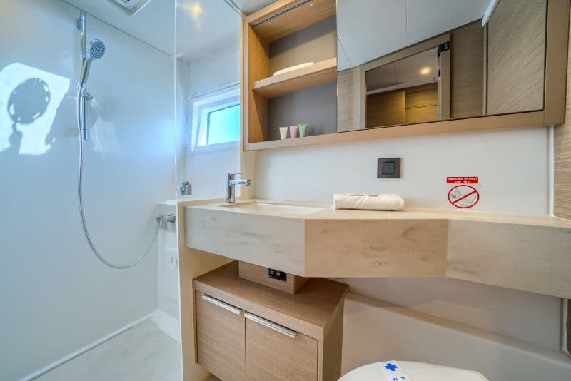 Lagoon 46  - photo 5