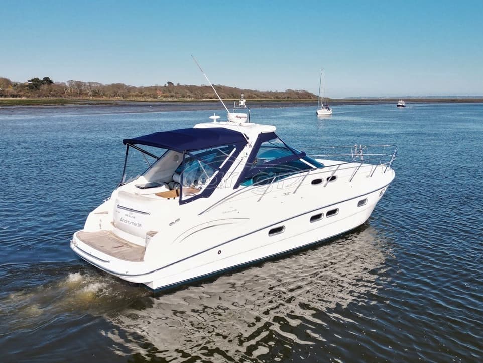 Sealine S38 - photo