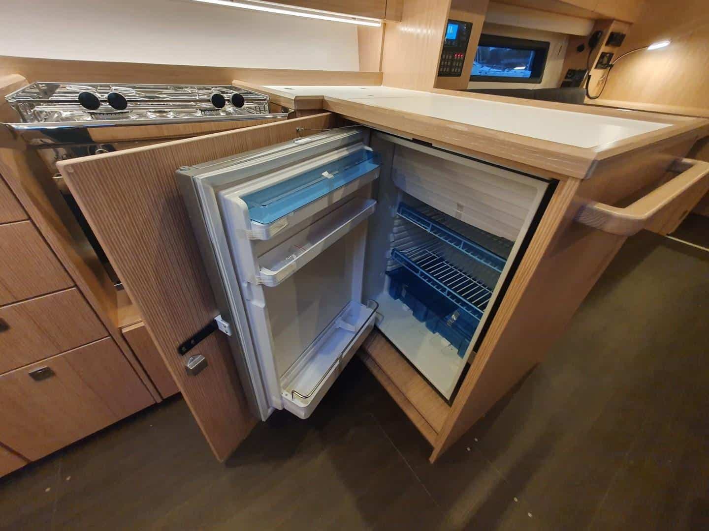 Bavaria C42 - photo 10