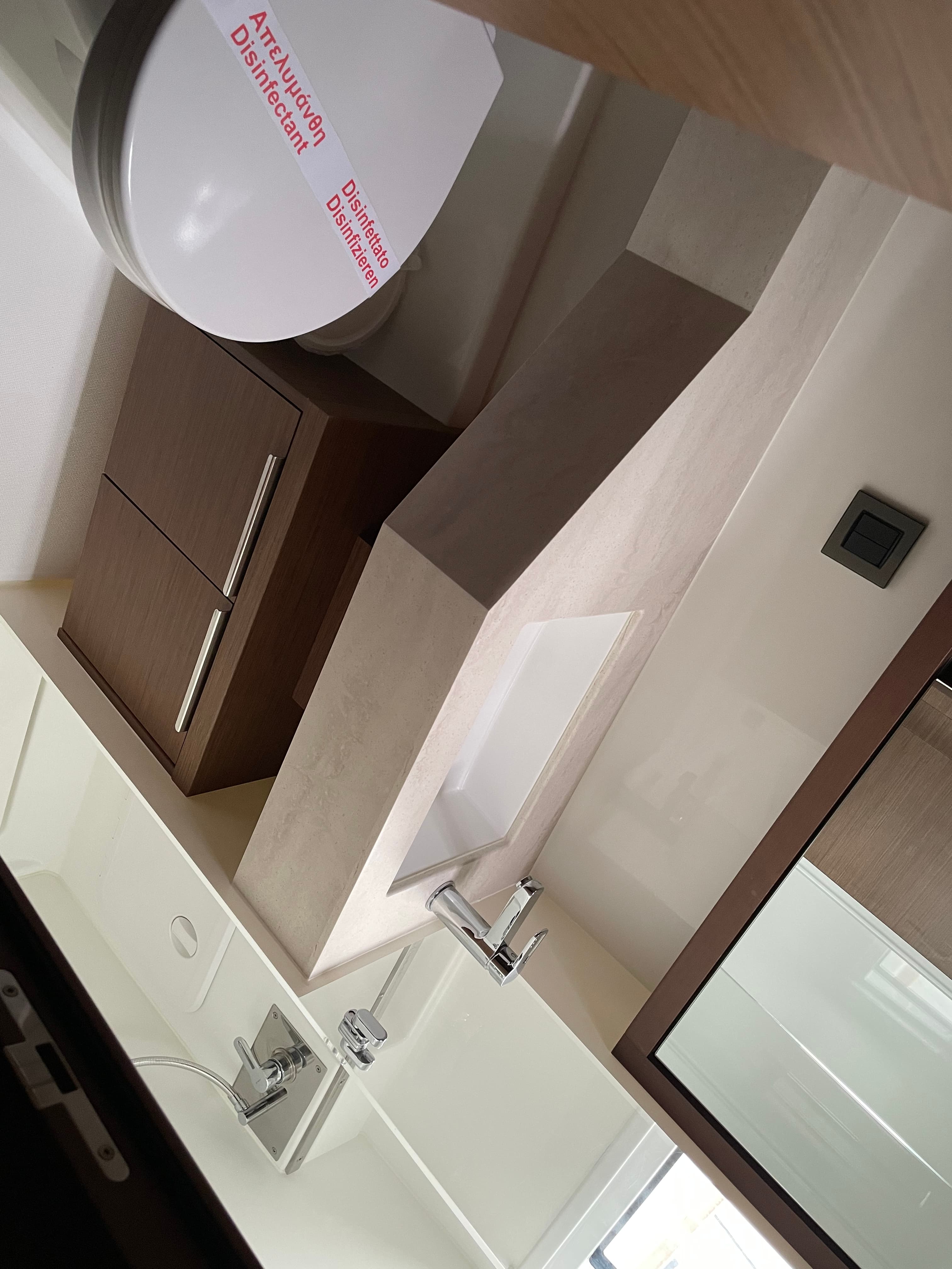 Lagoon 46  - photo 4