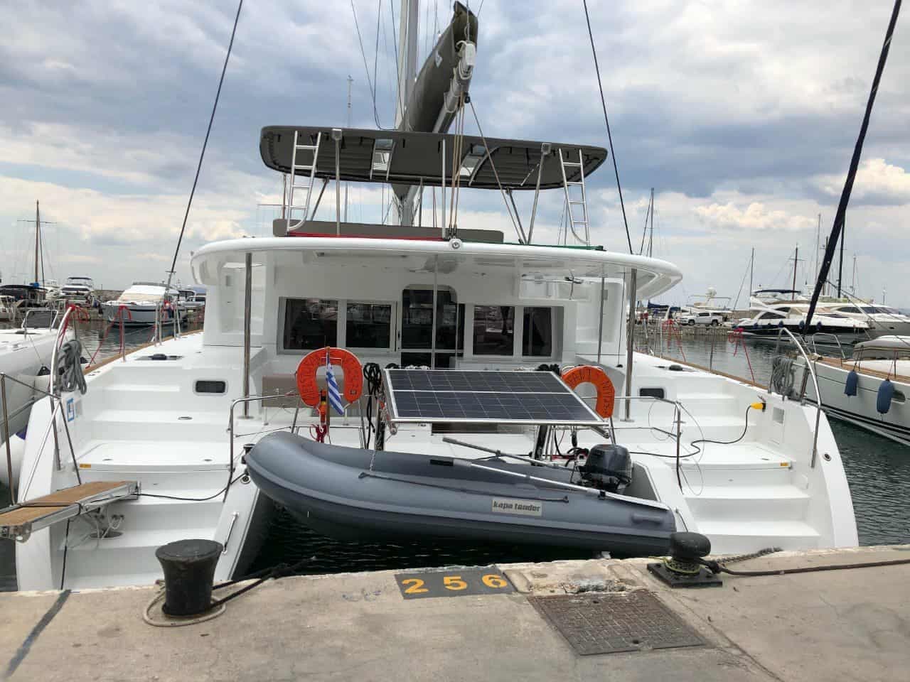 Lagoon 450 Fly - photo 8