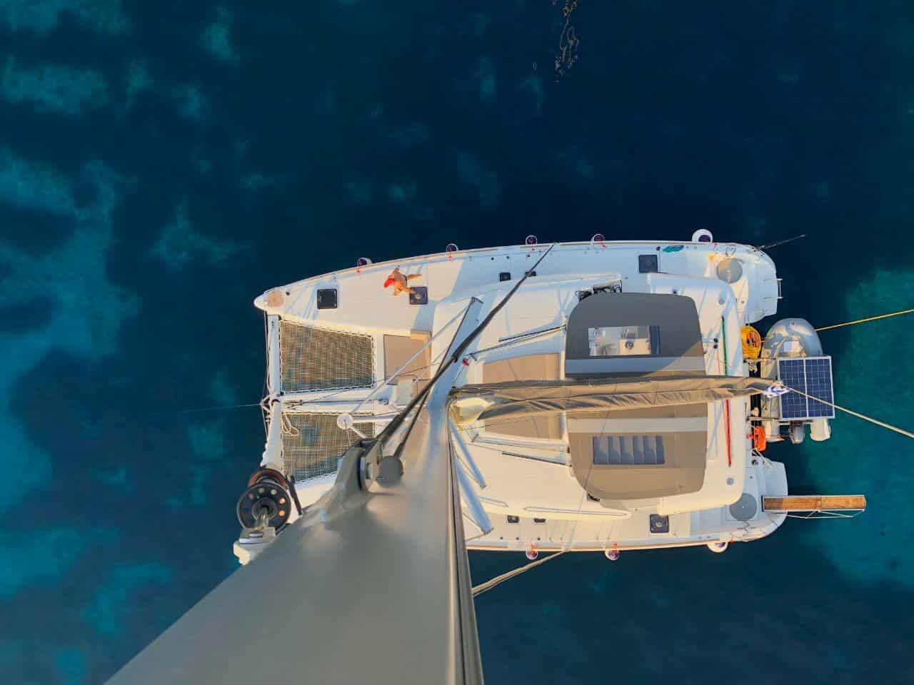 Lagoon 450 Fly - photo 6