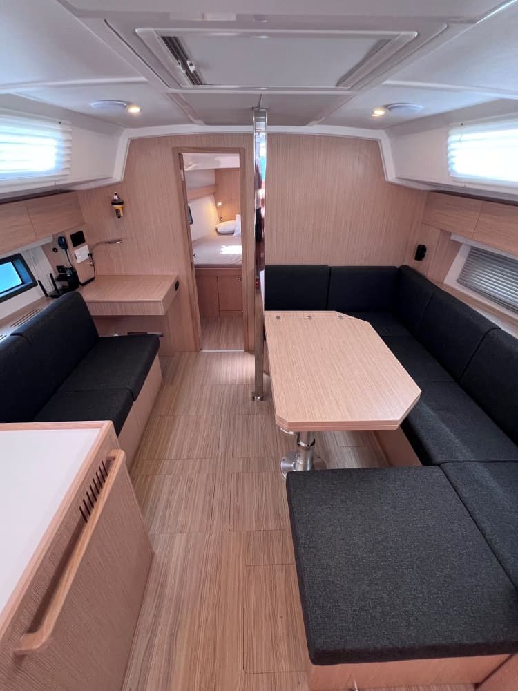 Bavaria C42 - photo 18