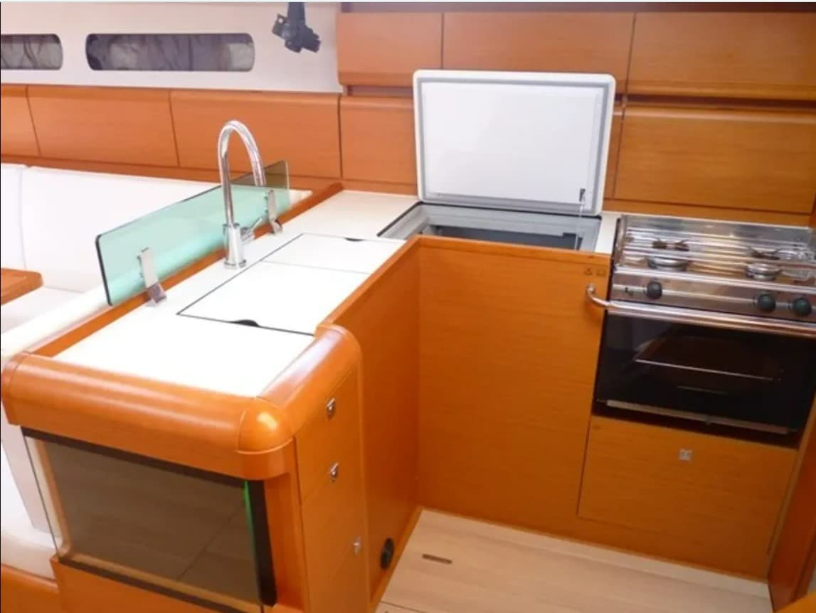 Sun Odyssey 449 - photo 5