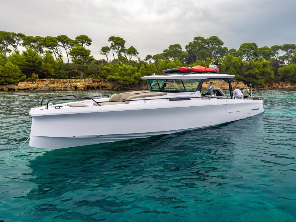 Axopar 45 Cross Top - photo