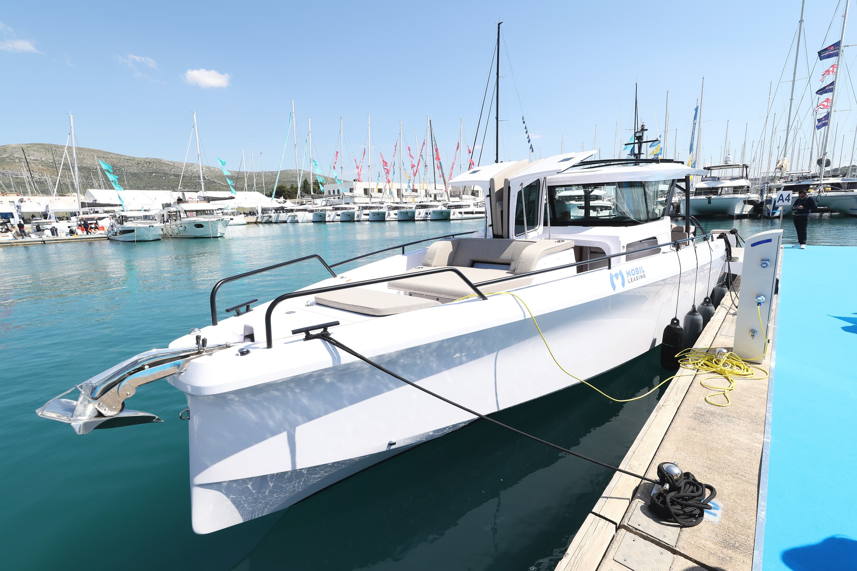 Axopar 45 Cross Top - photo 7