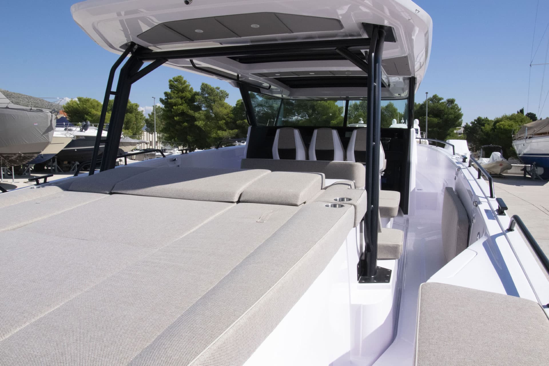 Axopar 45 Cross Top - photo 9