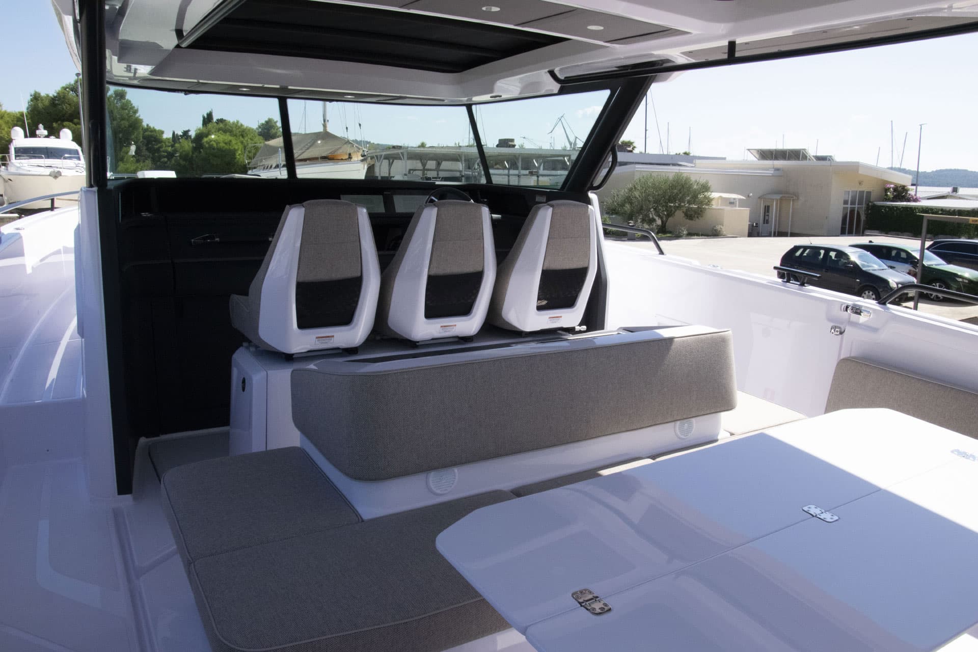 Axopar 45 Cross Top - photo 10