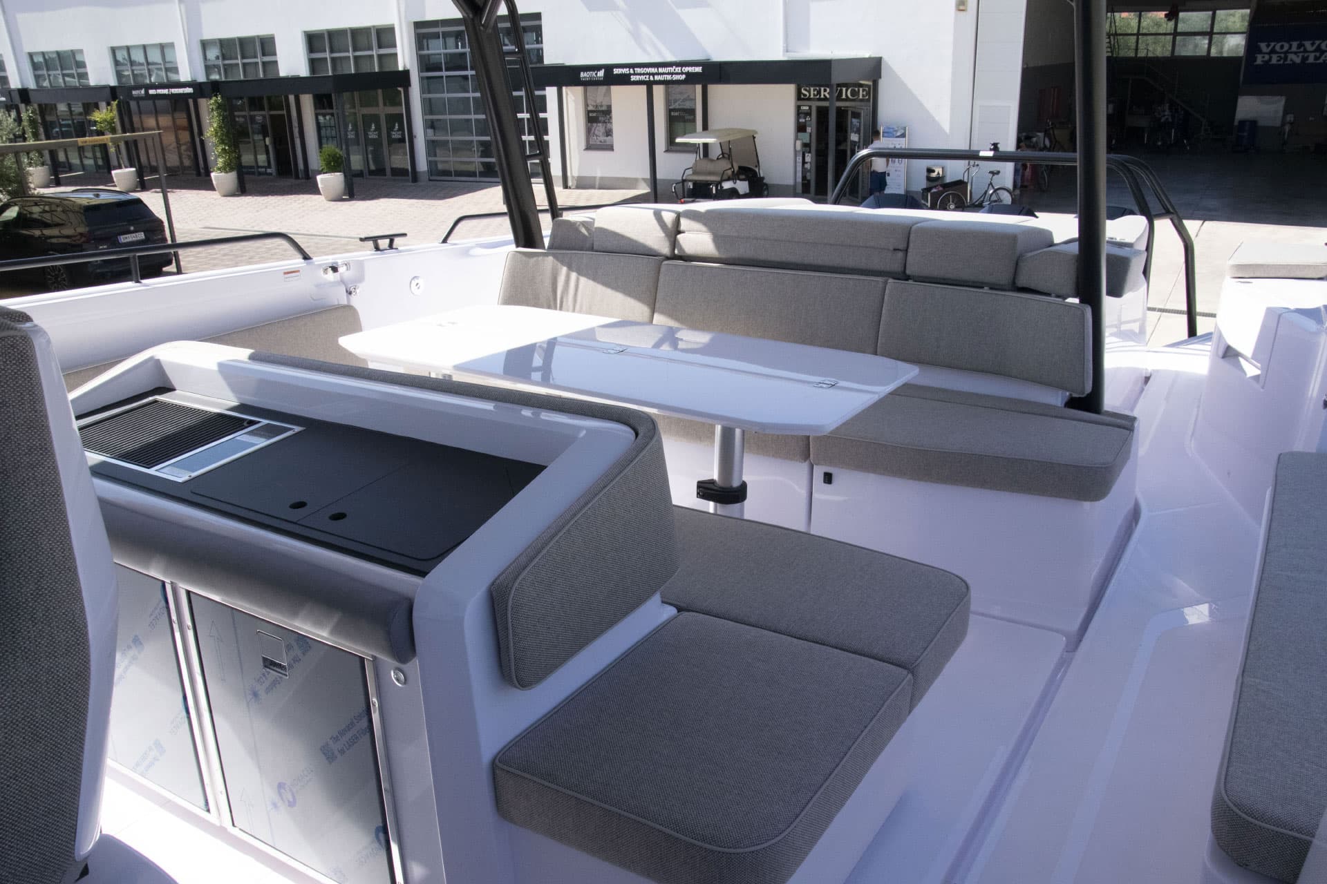 Axopar 45 Cross Top - photo 11