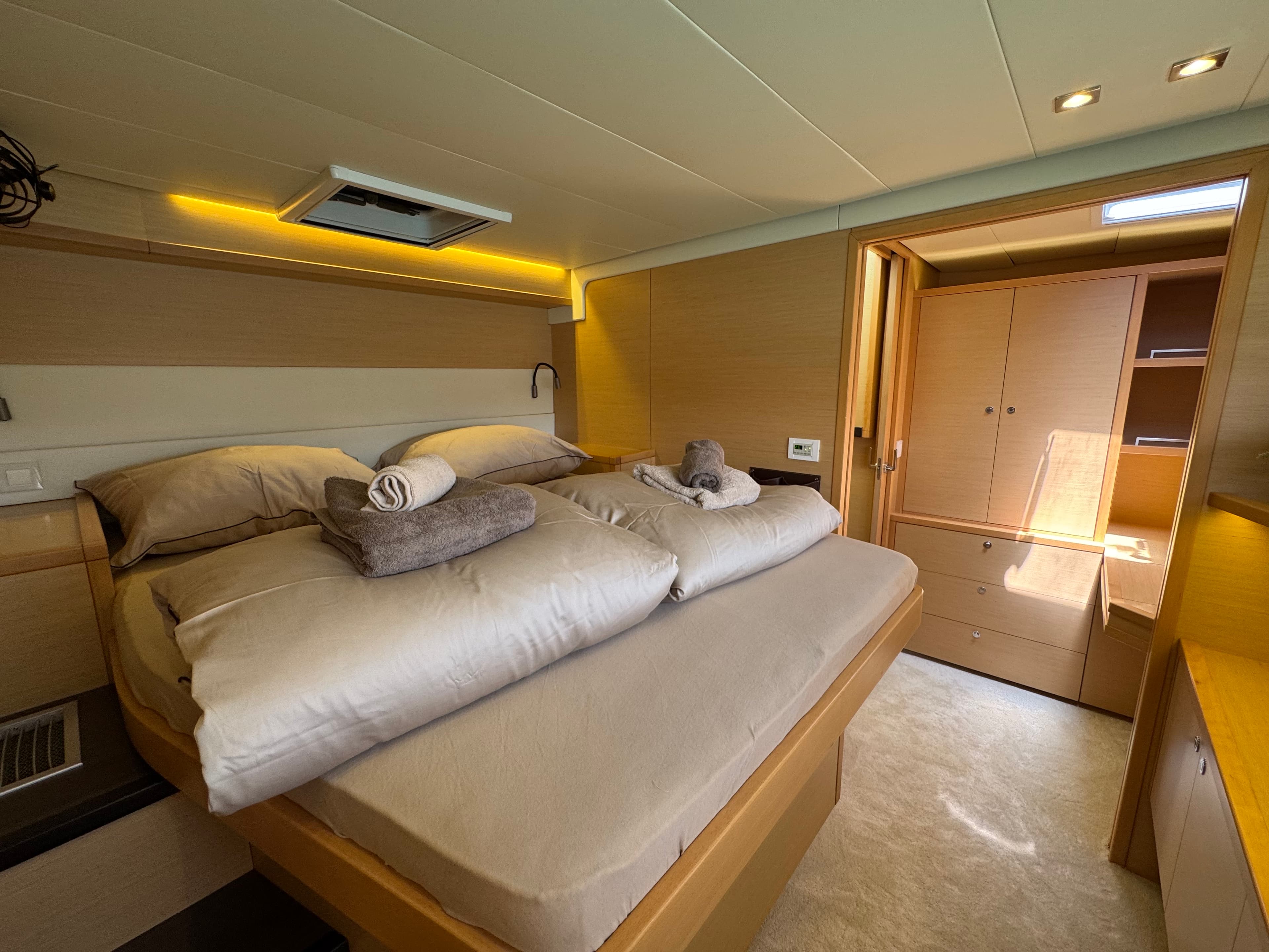 Lagoon 52F - photo 25