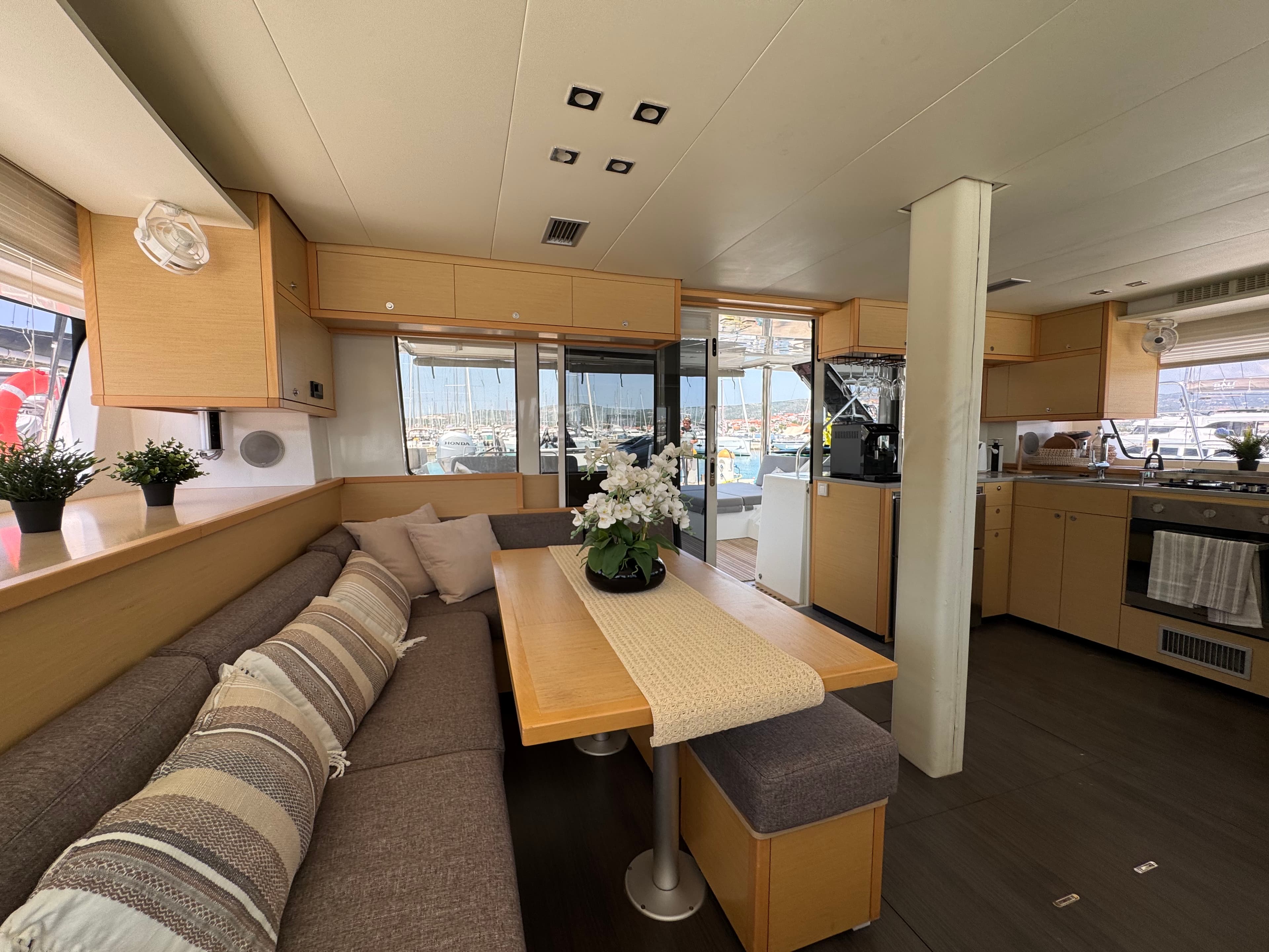 Lagoon 52F - photo 20