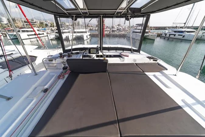 Lagoon 46  - photo 12