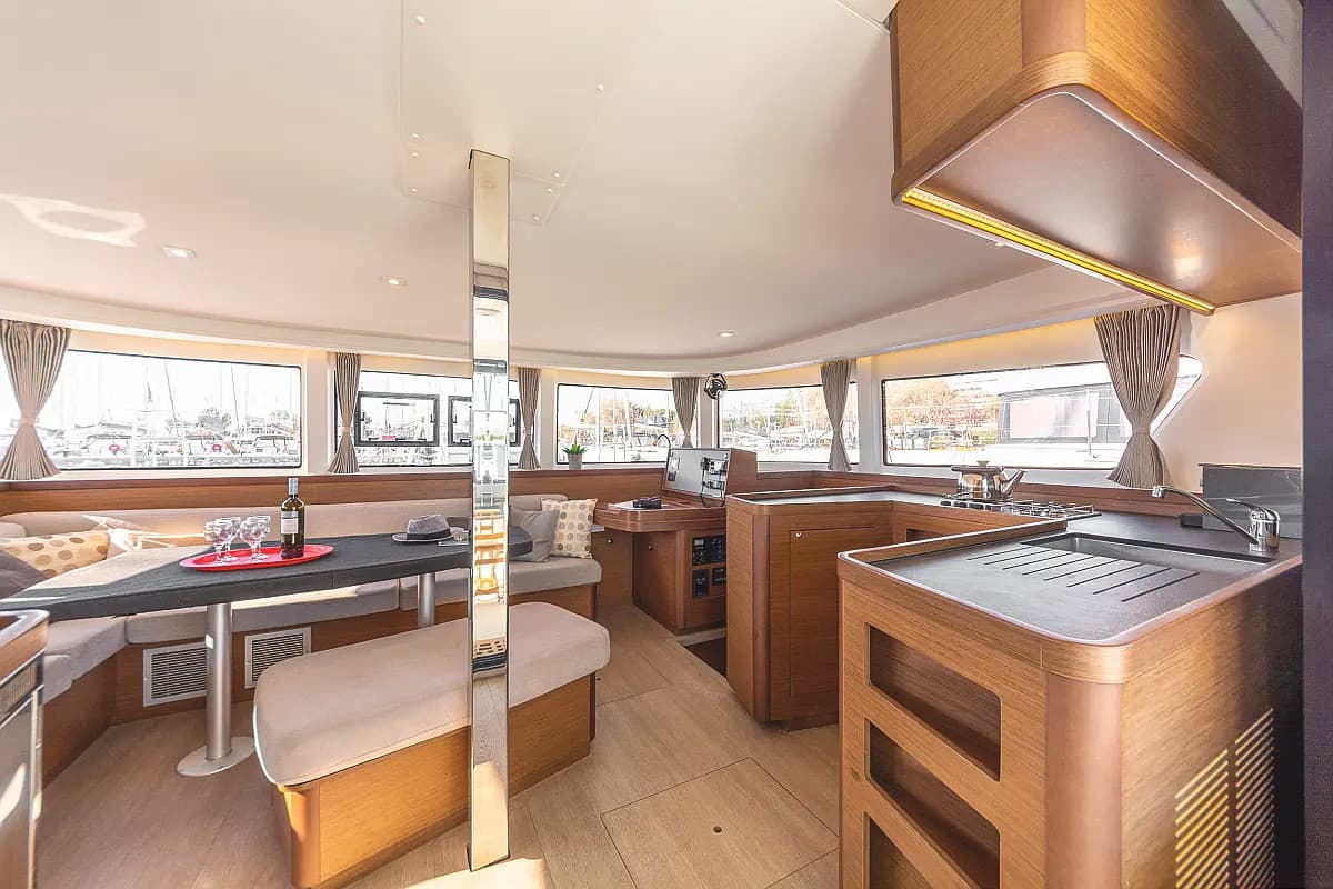 Lagoon 42 - photo 11