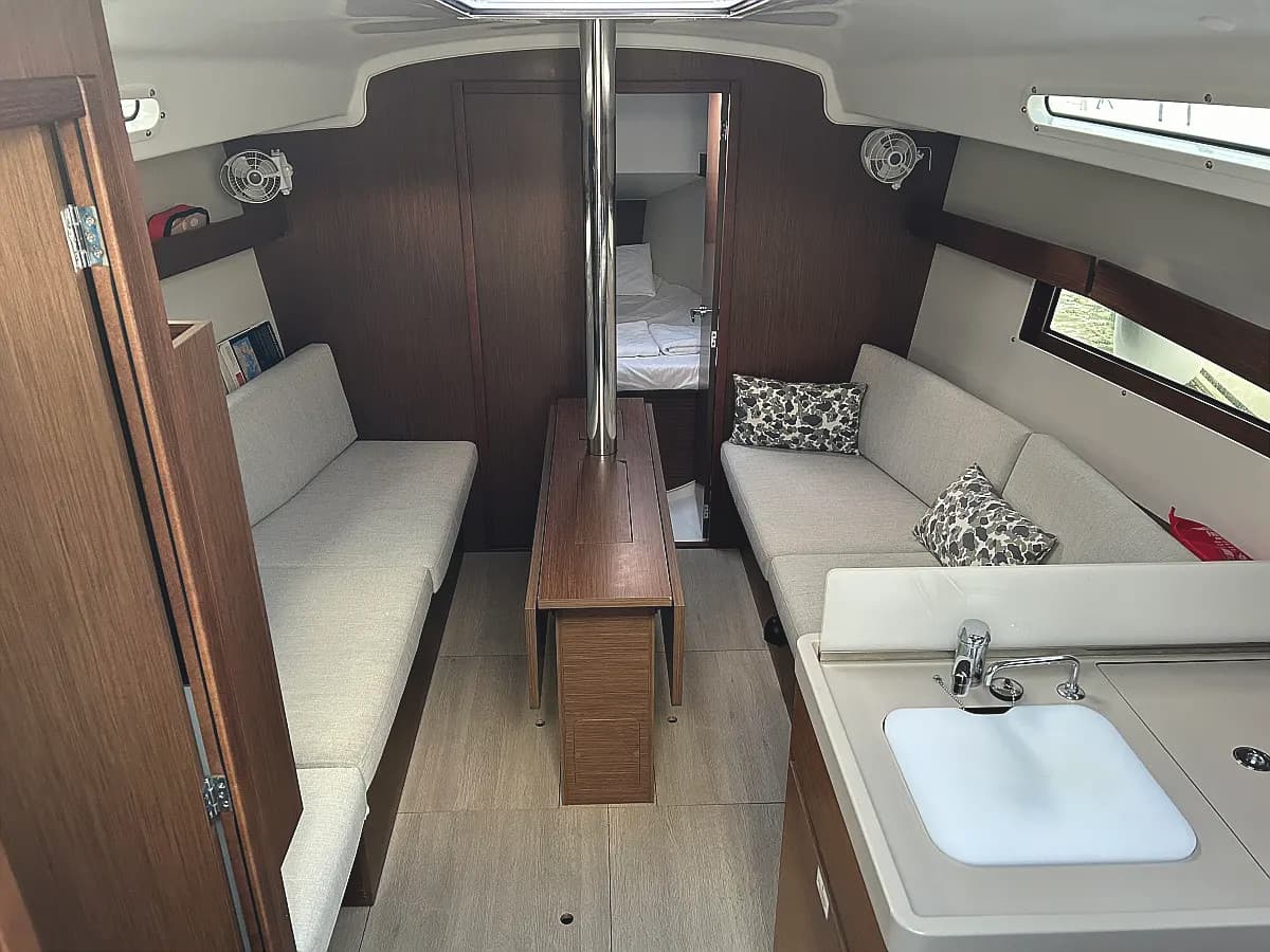 Oceanis 34.1 - photo 5