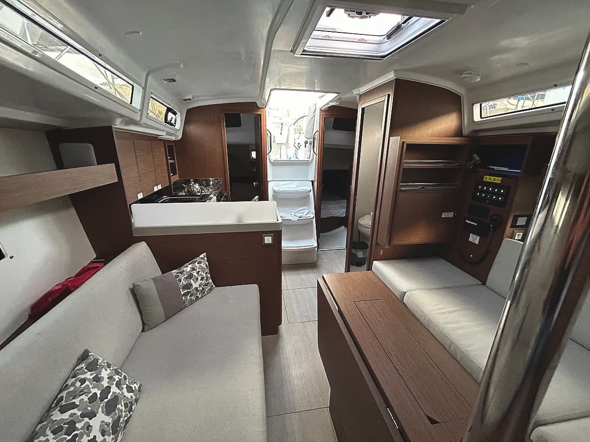 Oceanis 34.1 - photo 7