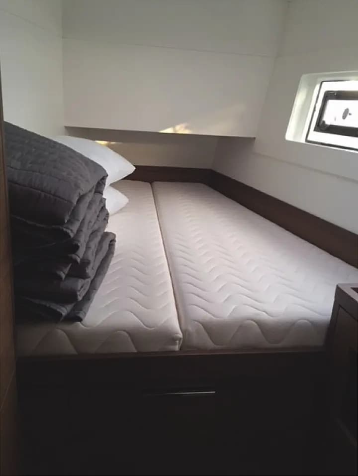 Lagoon 40 - photo 12