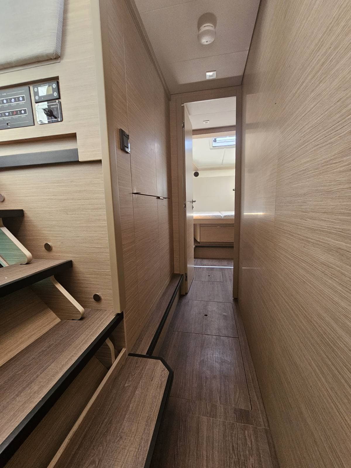 Lagoon 46  - photo 4