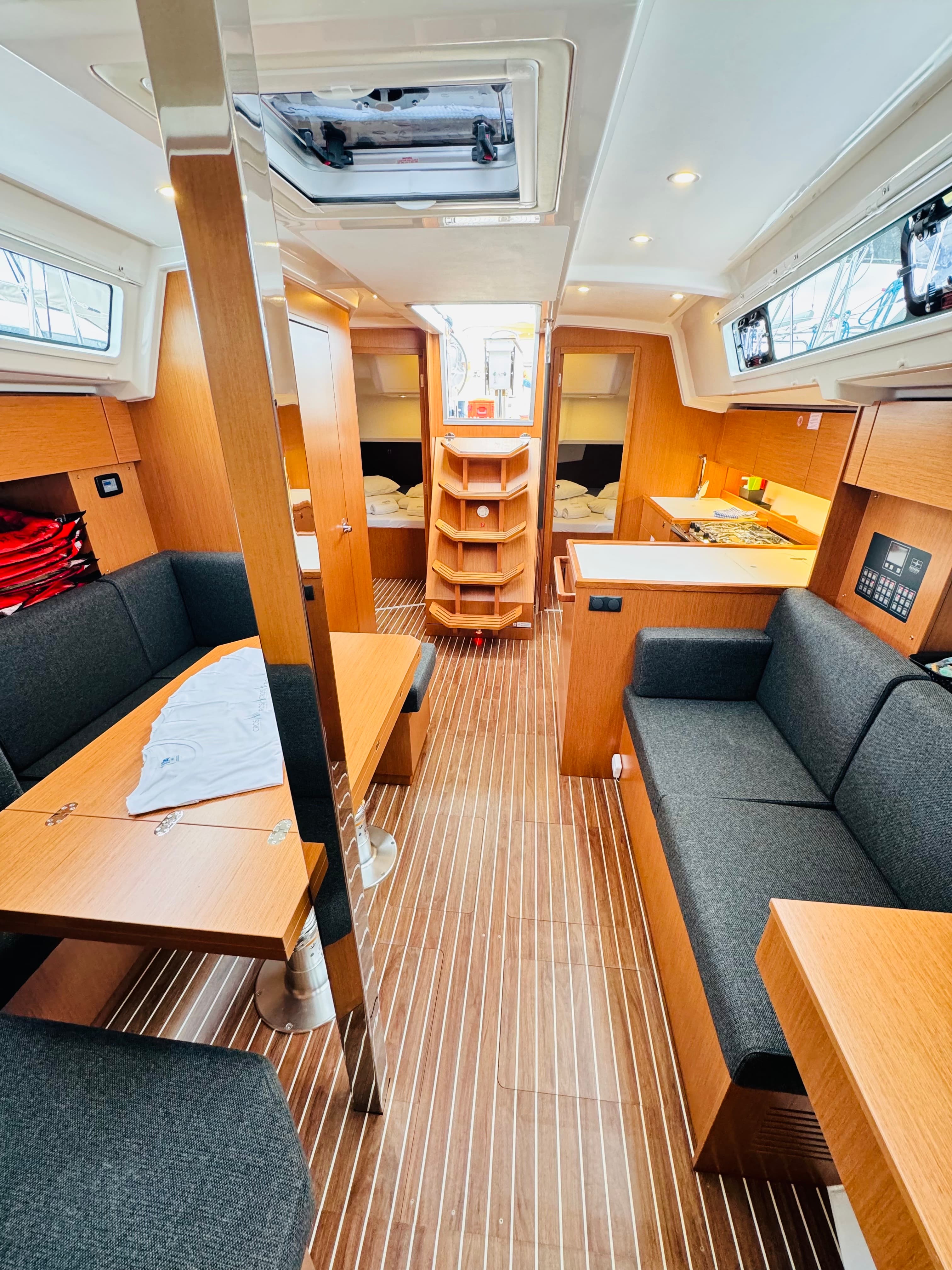 Bavaria C38 - photo 7