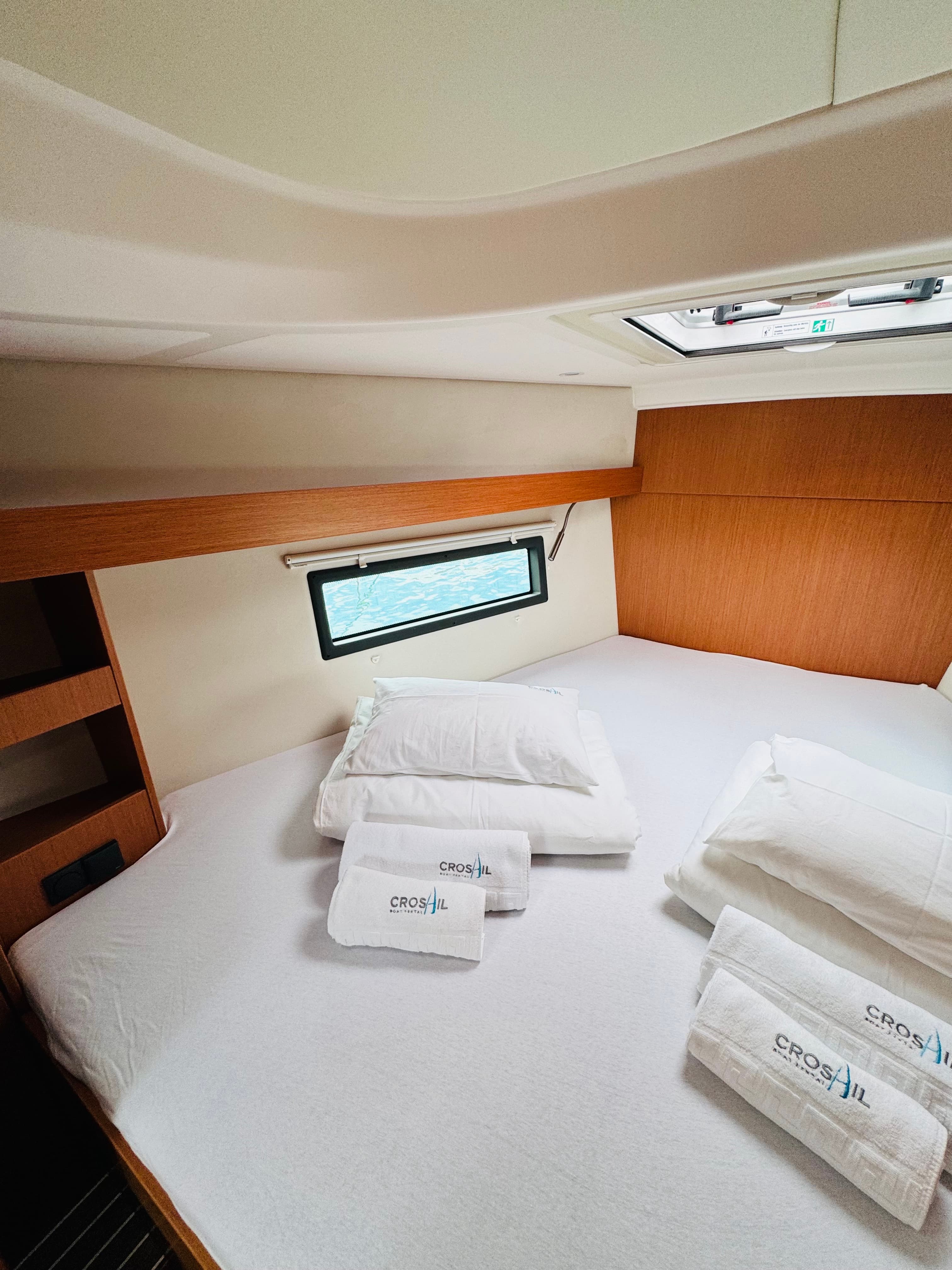 Bavaria C38 - photo 4