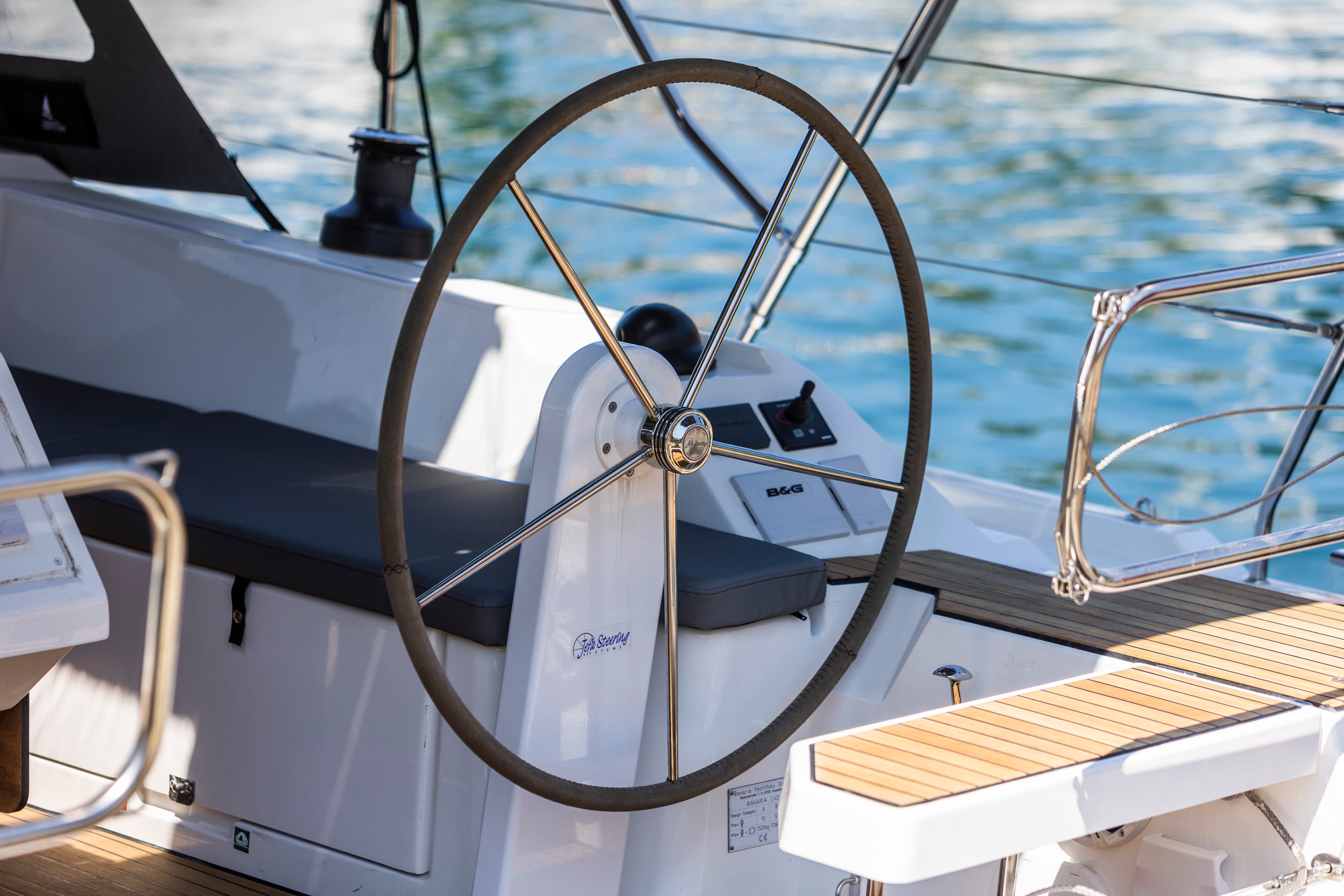 Bavaria C42 - photo 4