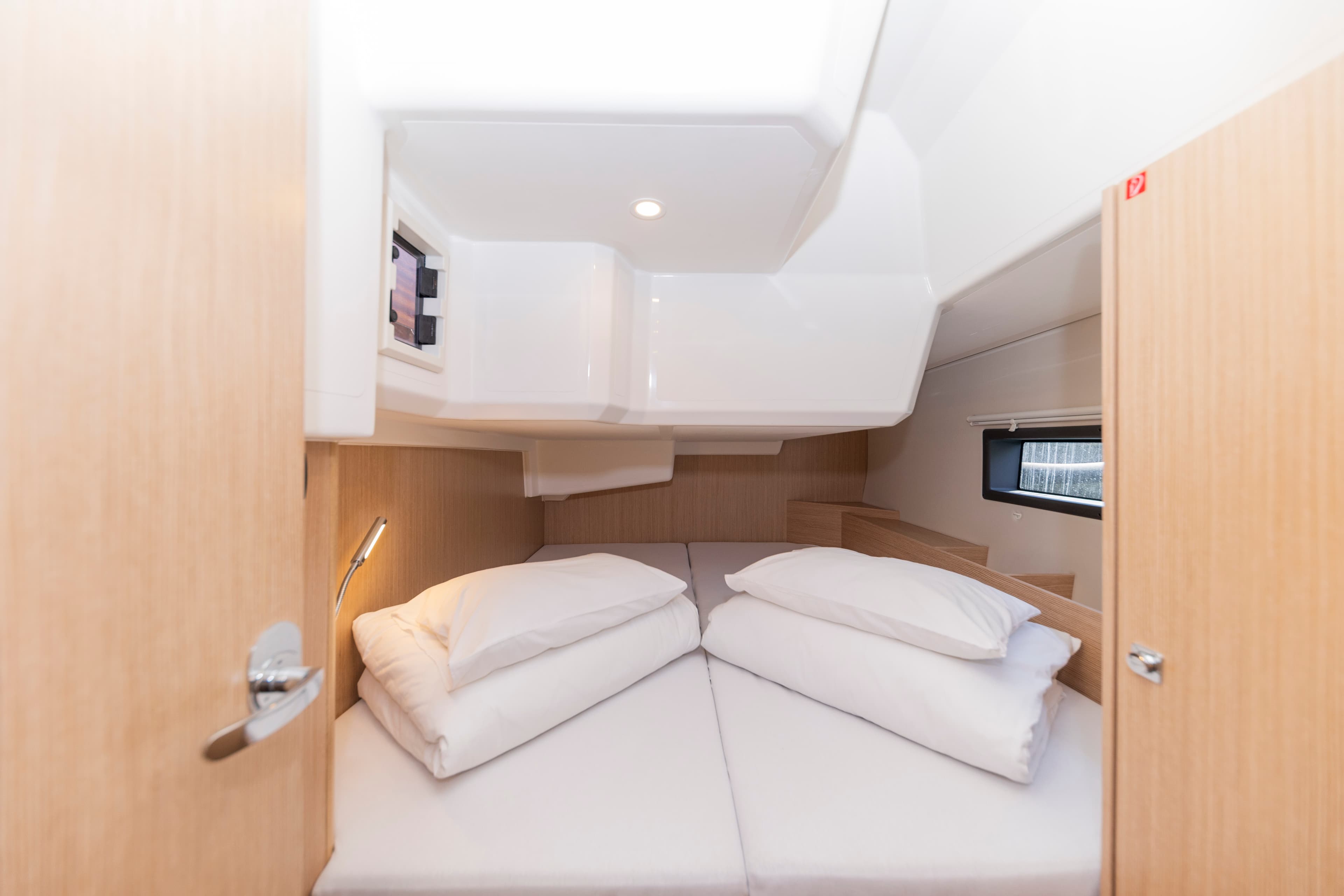 Bavaria C42 - photo 29