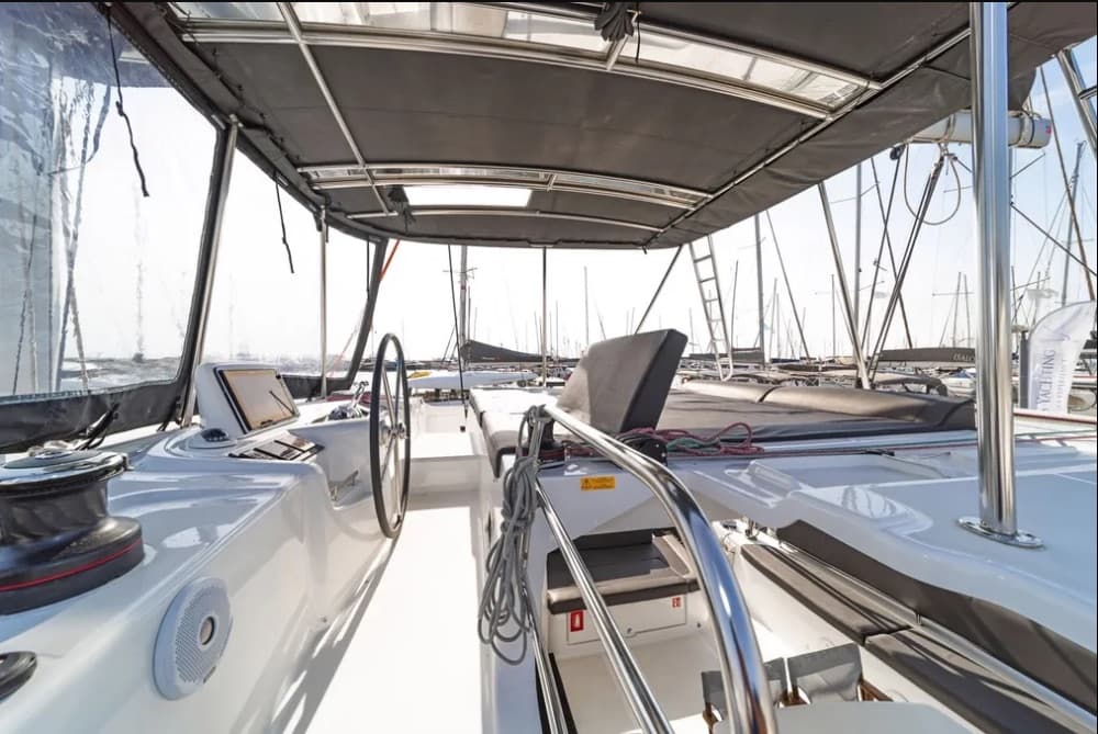 Lagoon 46  - photo 5