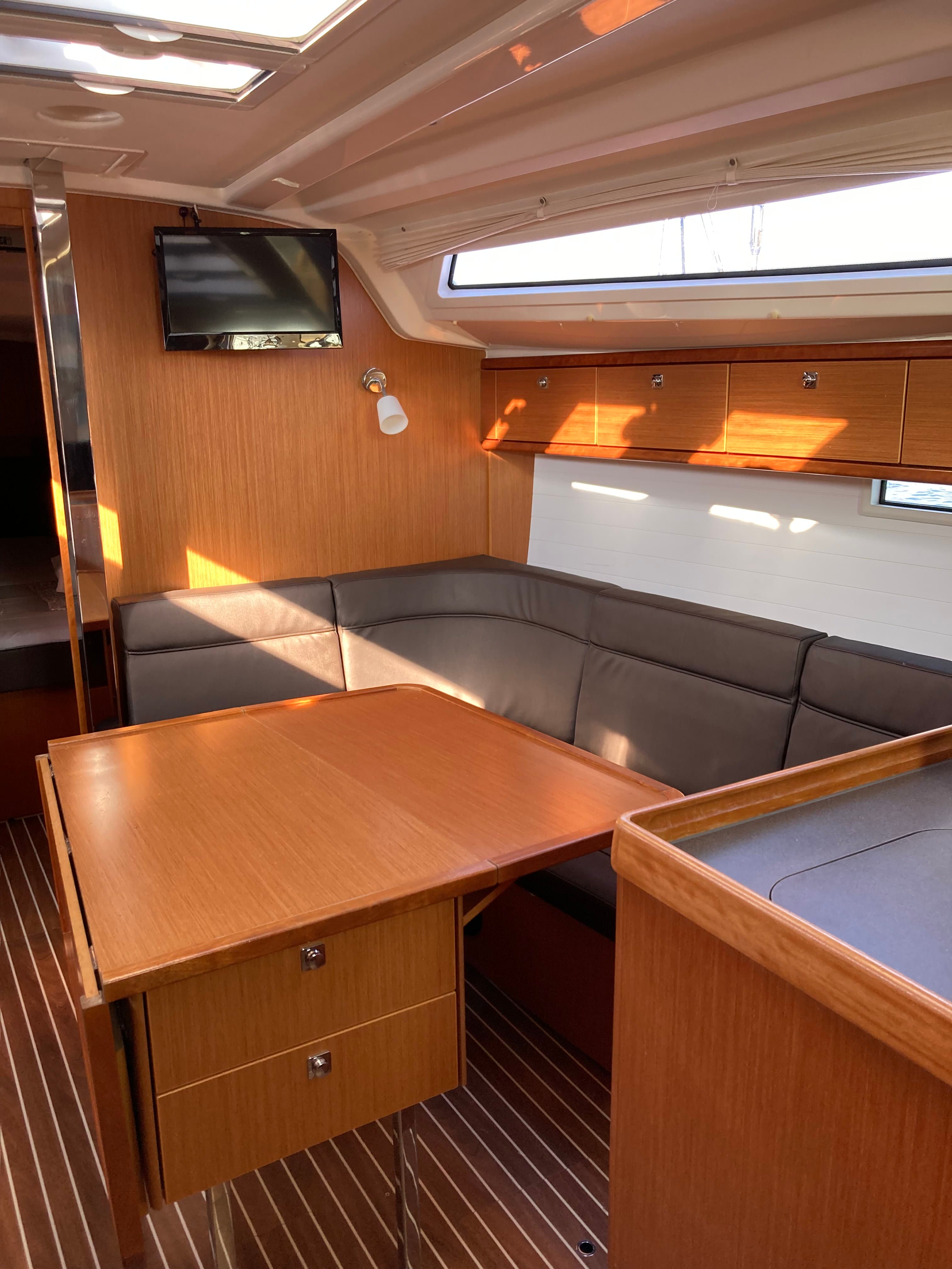 Bavaria 37 Cruiser - photo 5