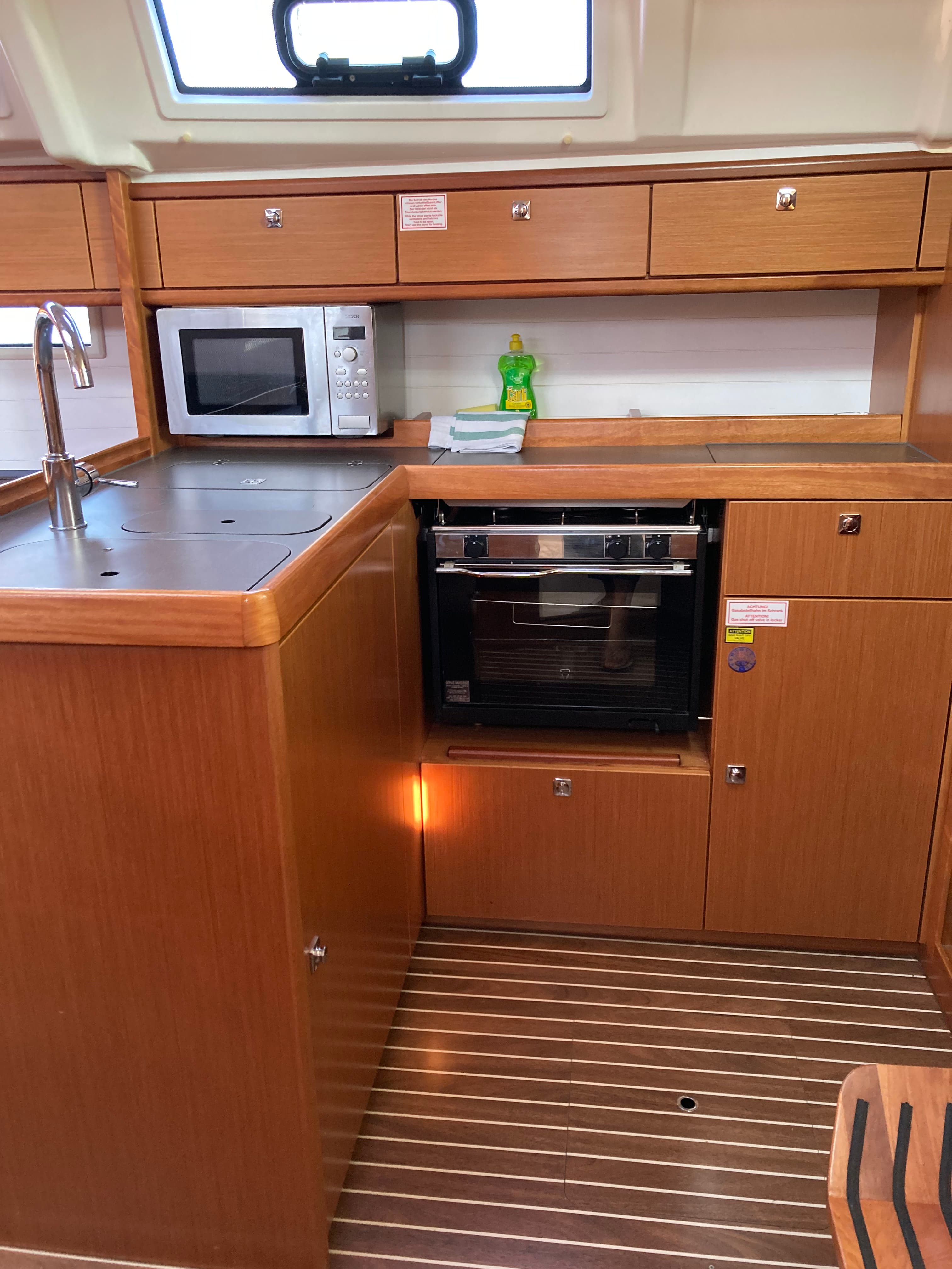 Bavaria 37 Cruiser - photo 6