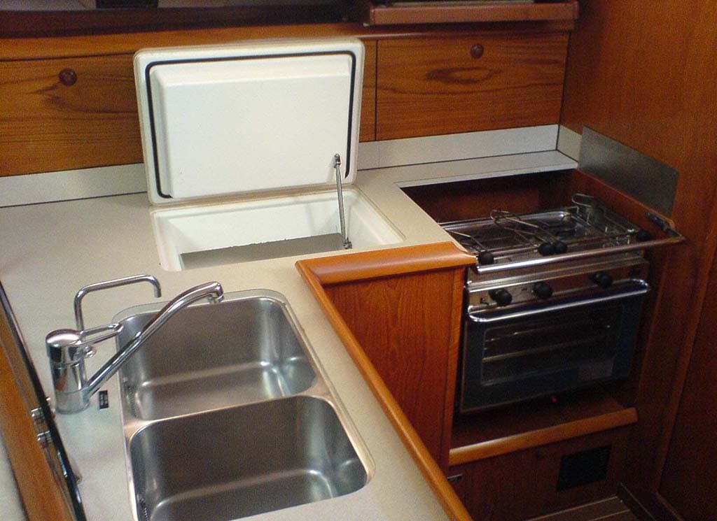 Sun Odyssey 37 - photo 16