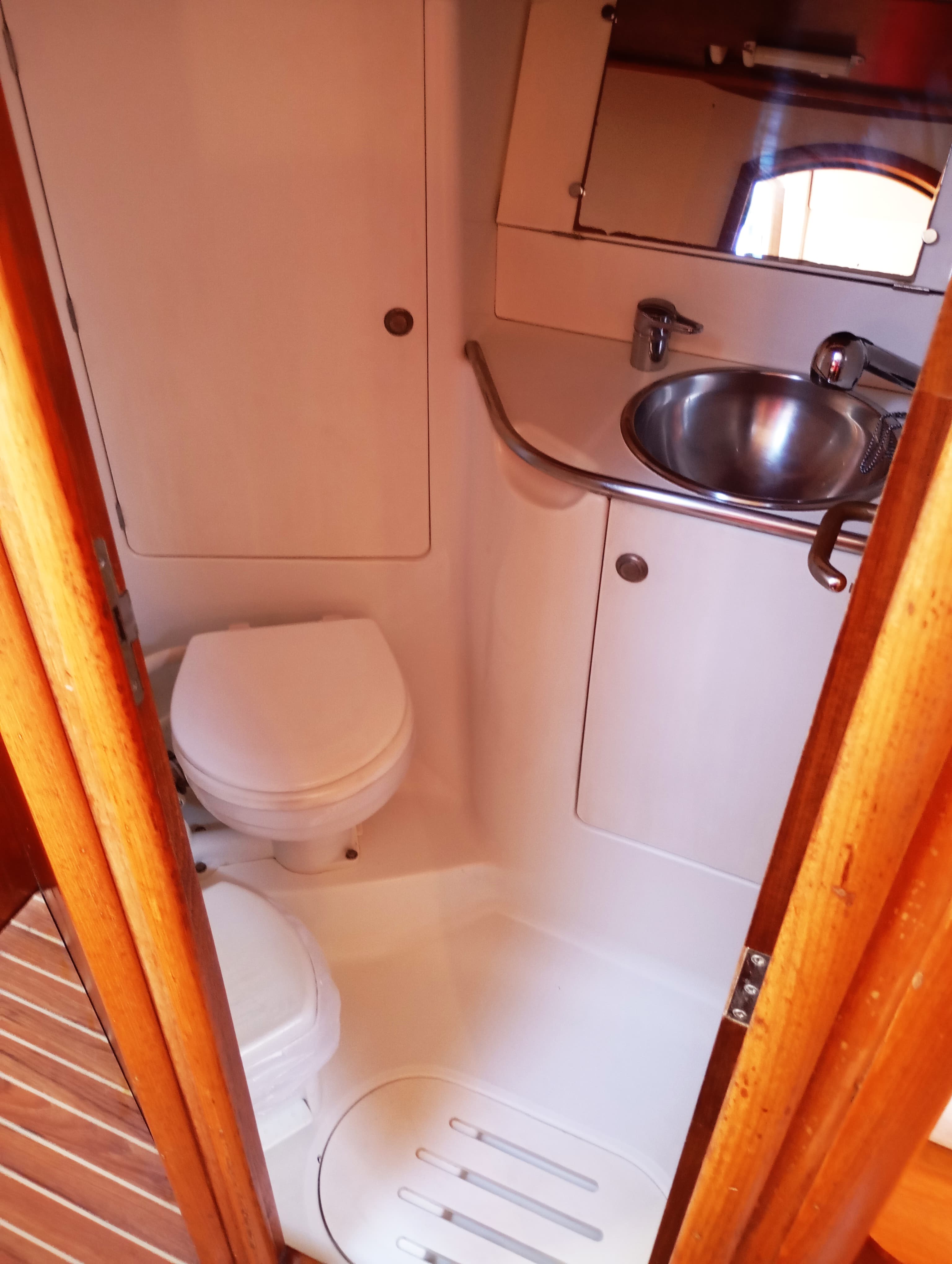 Sun Odyssey 37 - photo 8