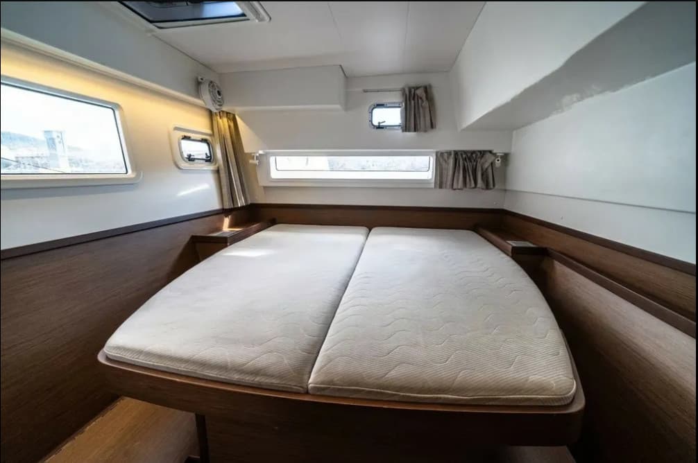 Lagoon 42 - photo 11