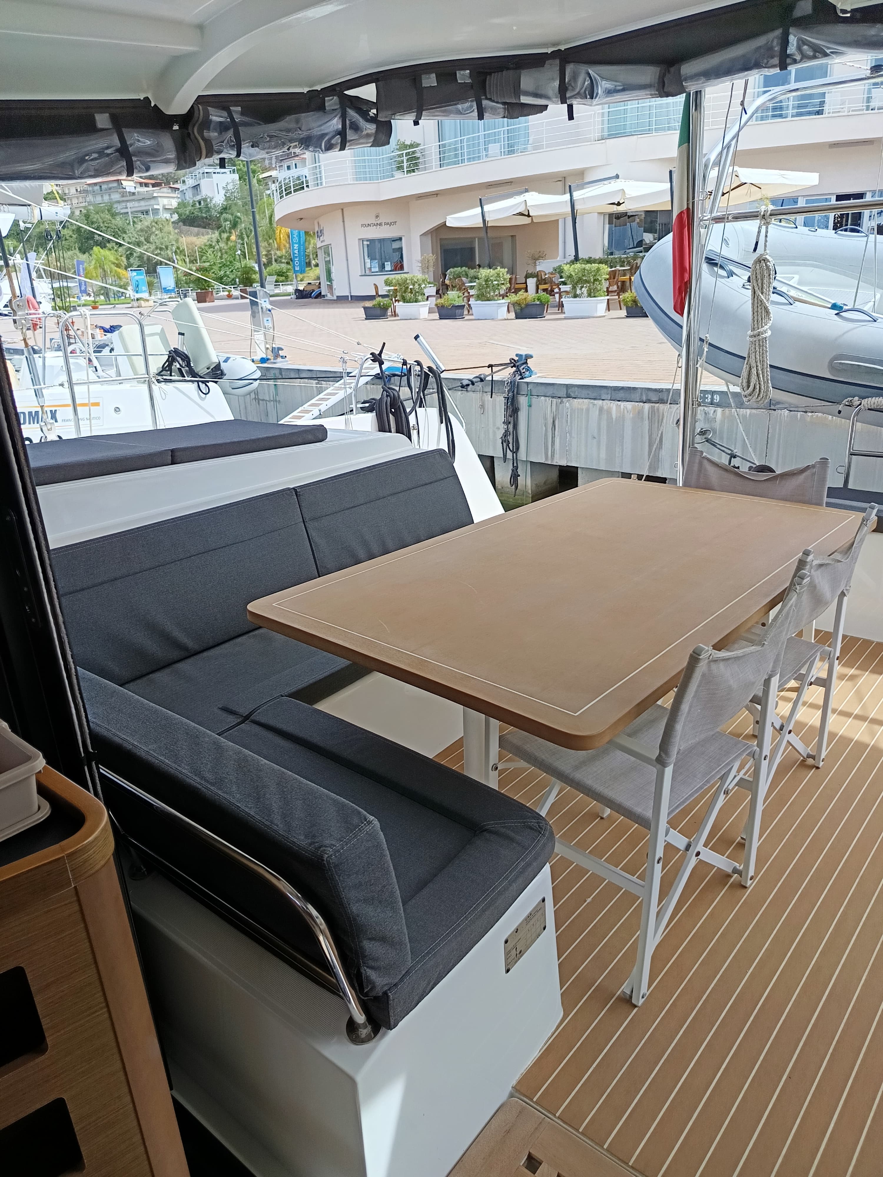 Lagoon 42 - photo 15