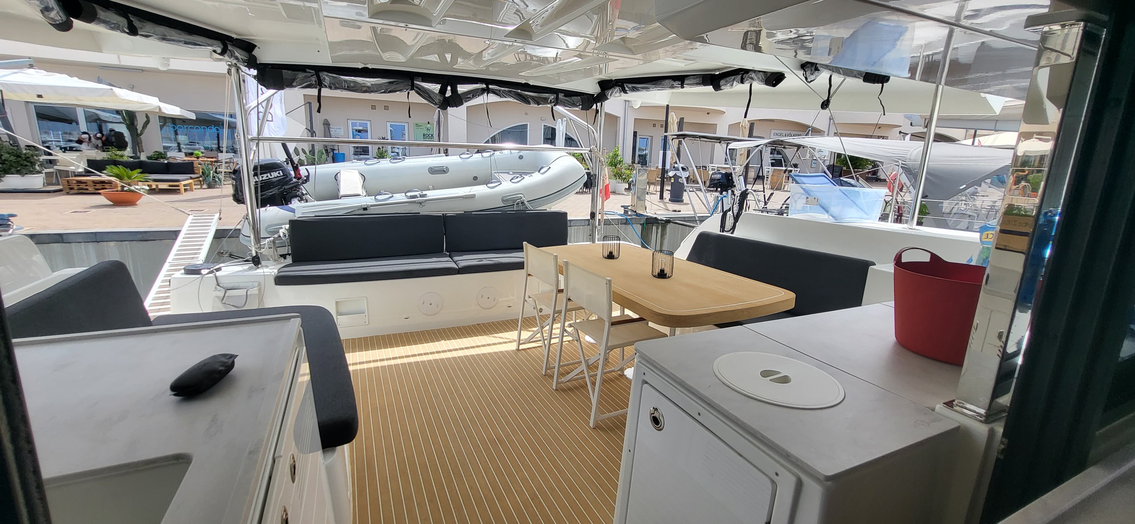 Lagoon 46  - photo 18