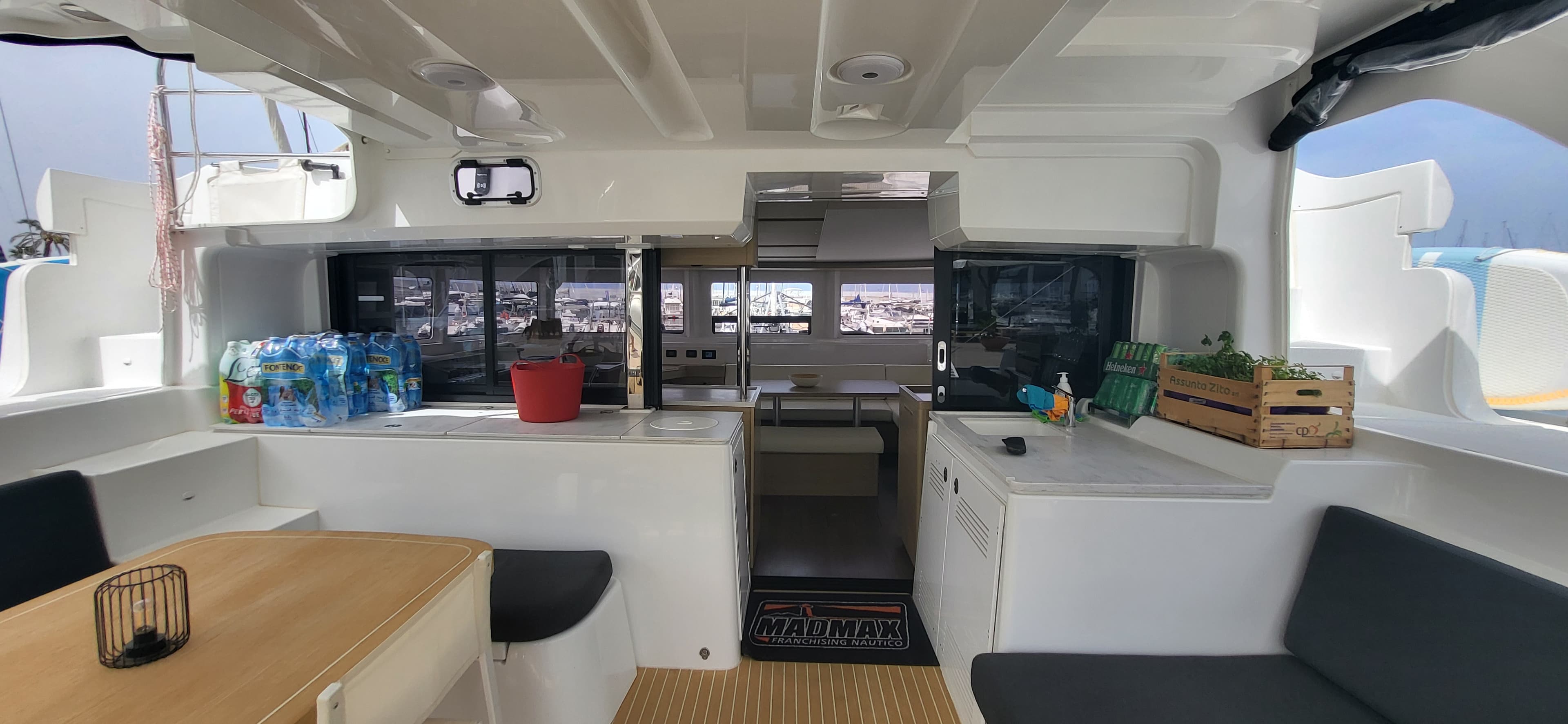 Lagoon 46  - photo 35